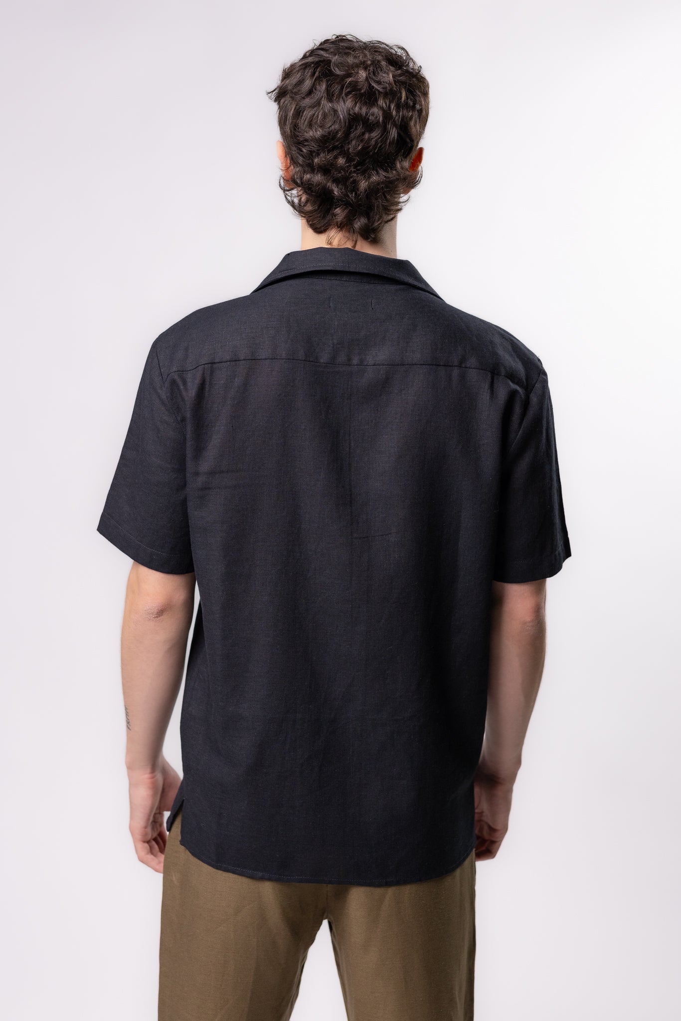 CAMISA LINO TIPO BOLOS | NEGRO