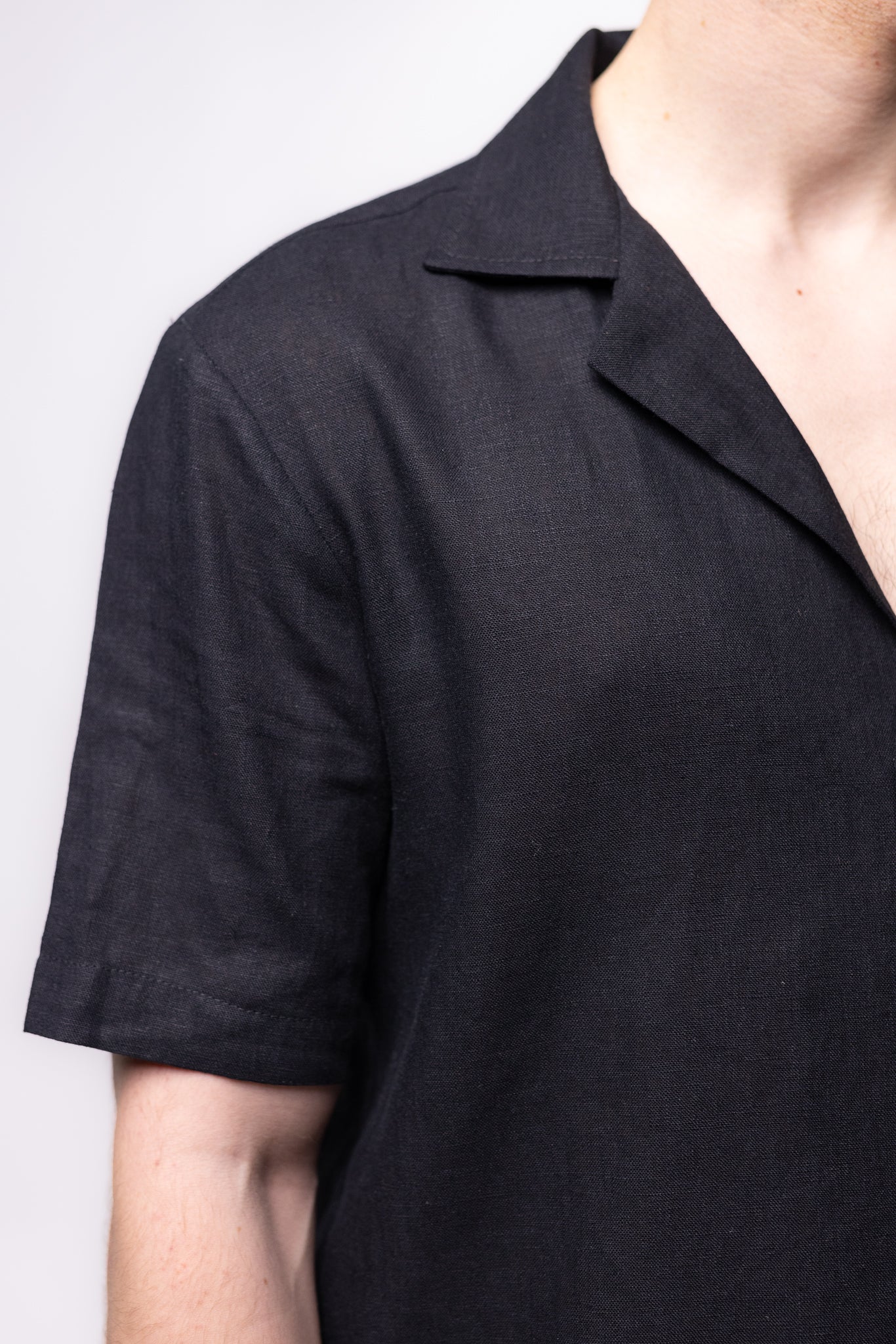 CAMISA LINO TIPO BOLOS | NEGRO