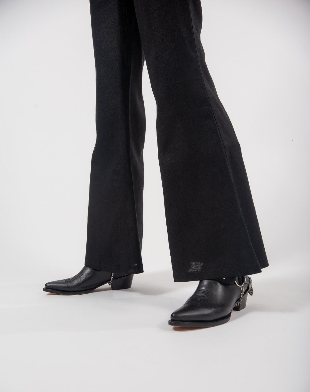 PANTALÓN KENIA (ACAMPANADO) / NEGRO