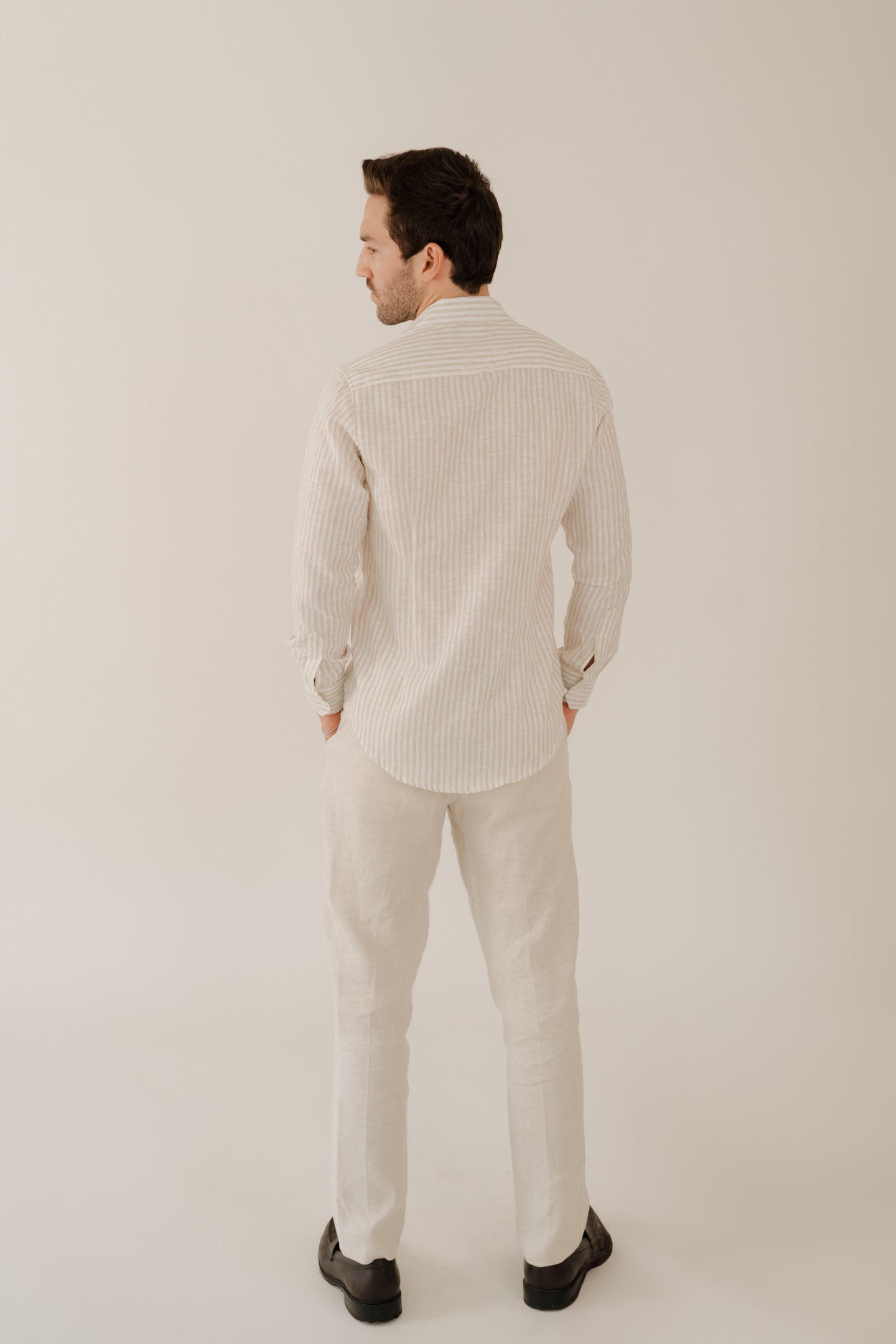 CAMISA DE RAYAS DELGADAS BEIGE